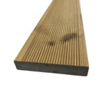 Deck em Madeira de Pinho, Casquinha Vermelha, Ranhurado, Autoclave, Classe 4, 28x145 mm
