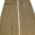 Deck em Madeira de Pinho, Casquinha Vermelha, Ranhurado, Autoclave, Classe 4, 28x145 mm - Image 2